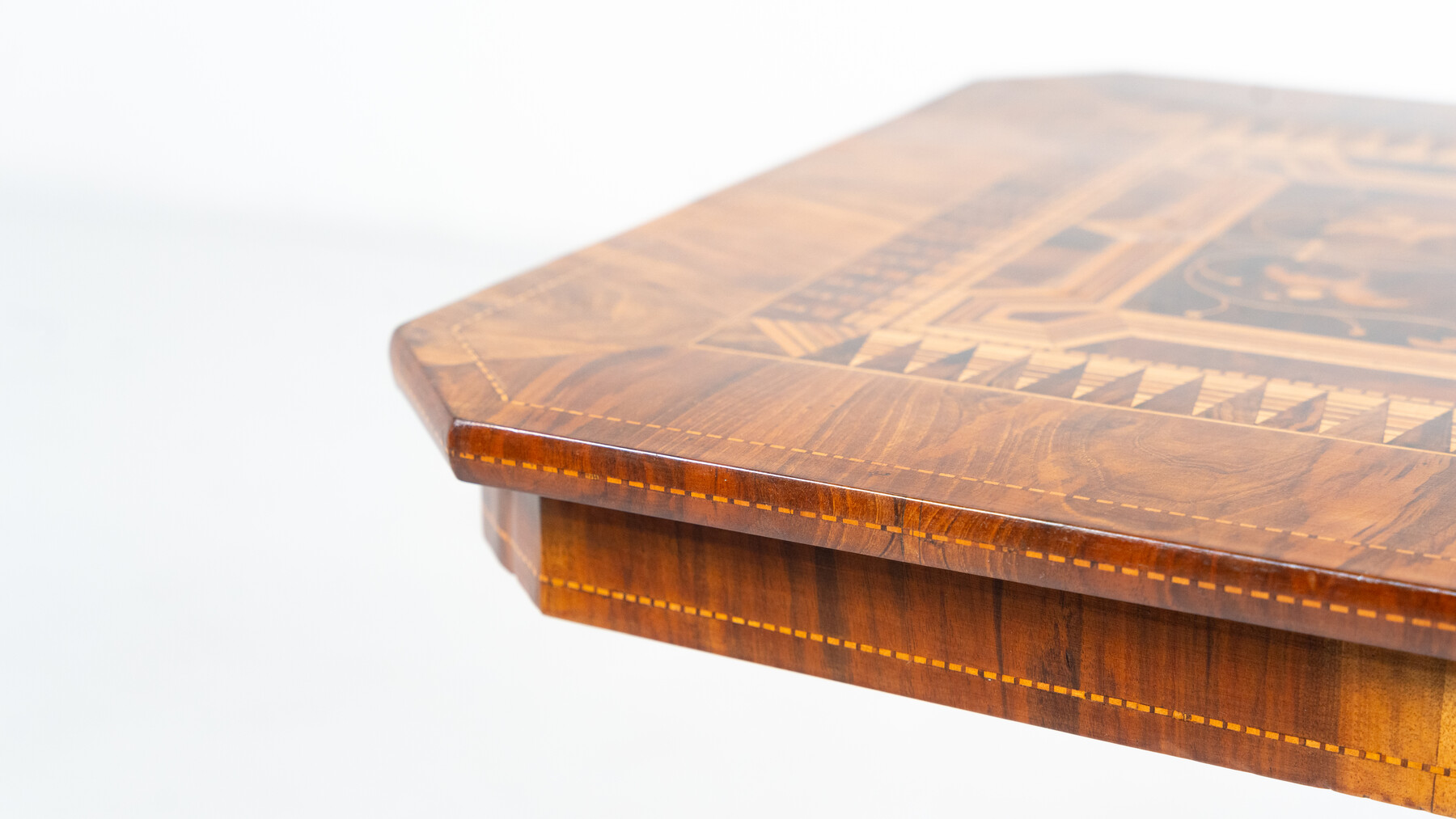 19th Century Tilt Top Table with Marquetry, Italy 