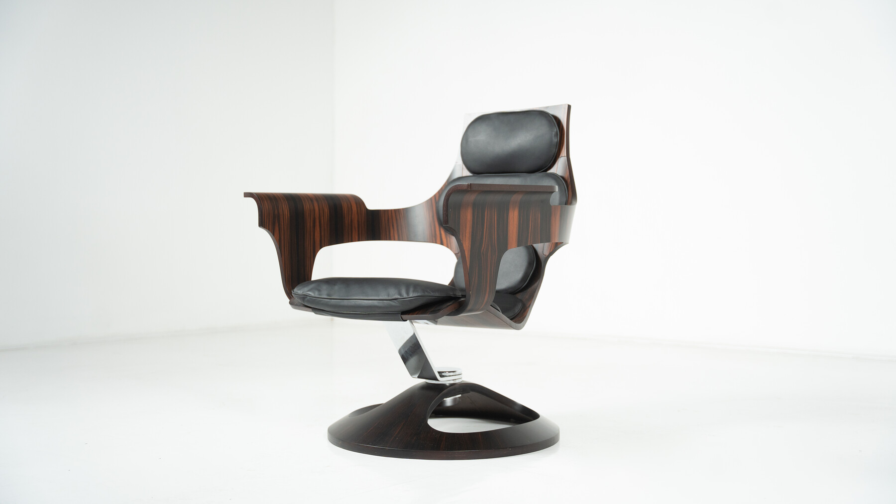 Bell Chair by Joe Colombo for Benini, Italy