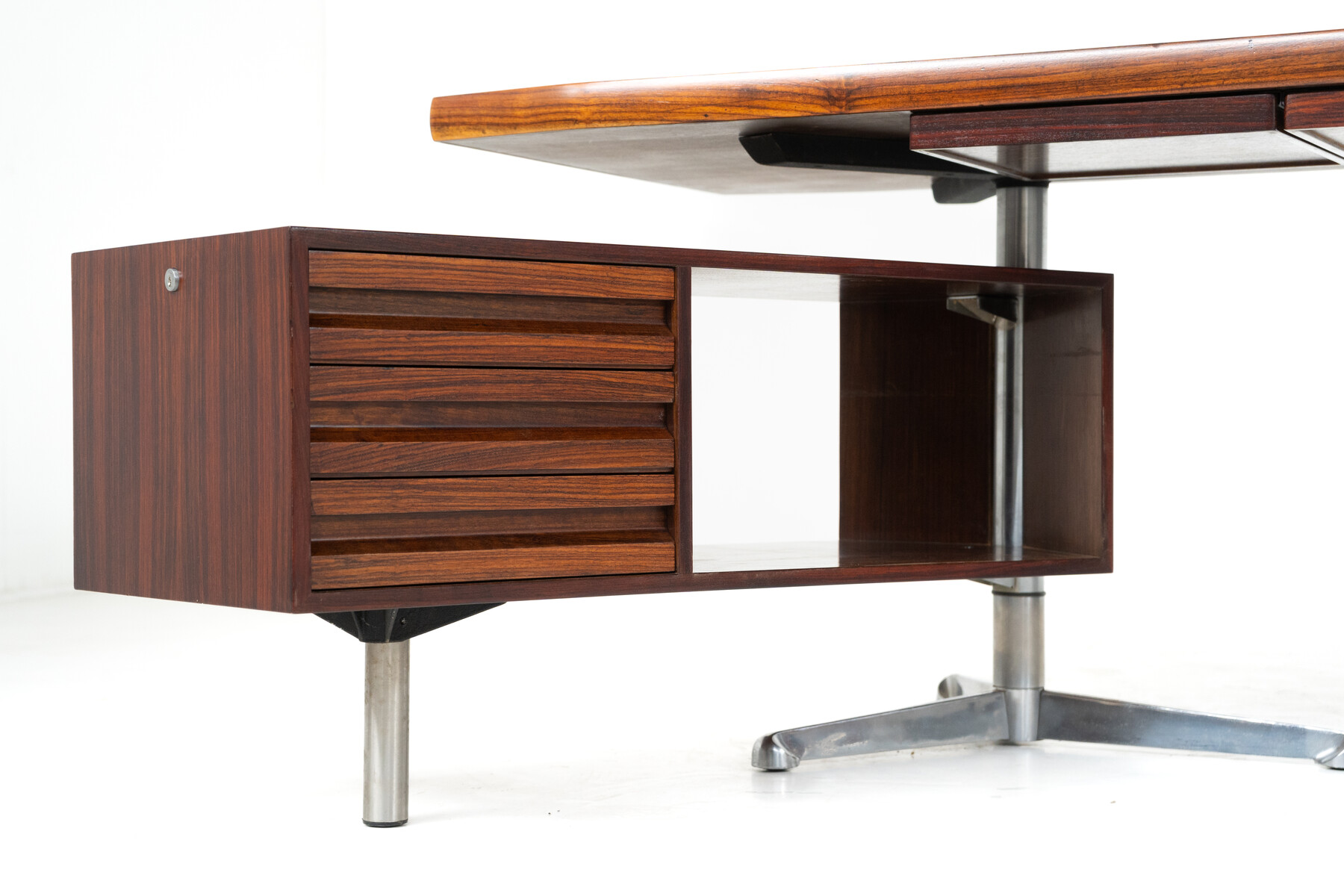 Boomerang T96 Desk by Osvaldo Borsani for Tecno, Italy, 1960s