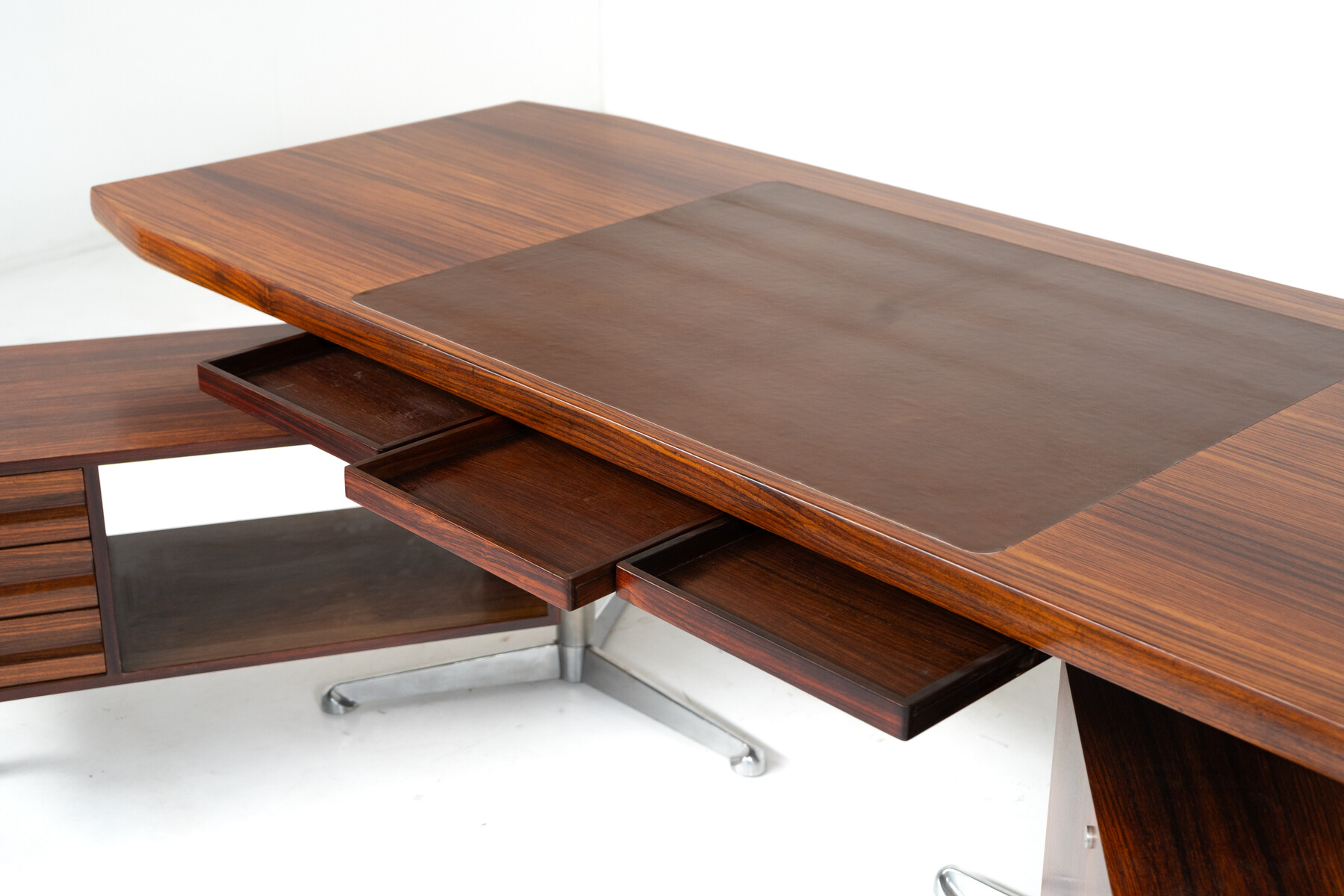 Boomerang T96 Desk by Osvaldo Borsani for Tecno, Italy, 1960s