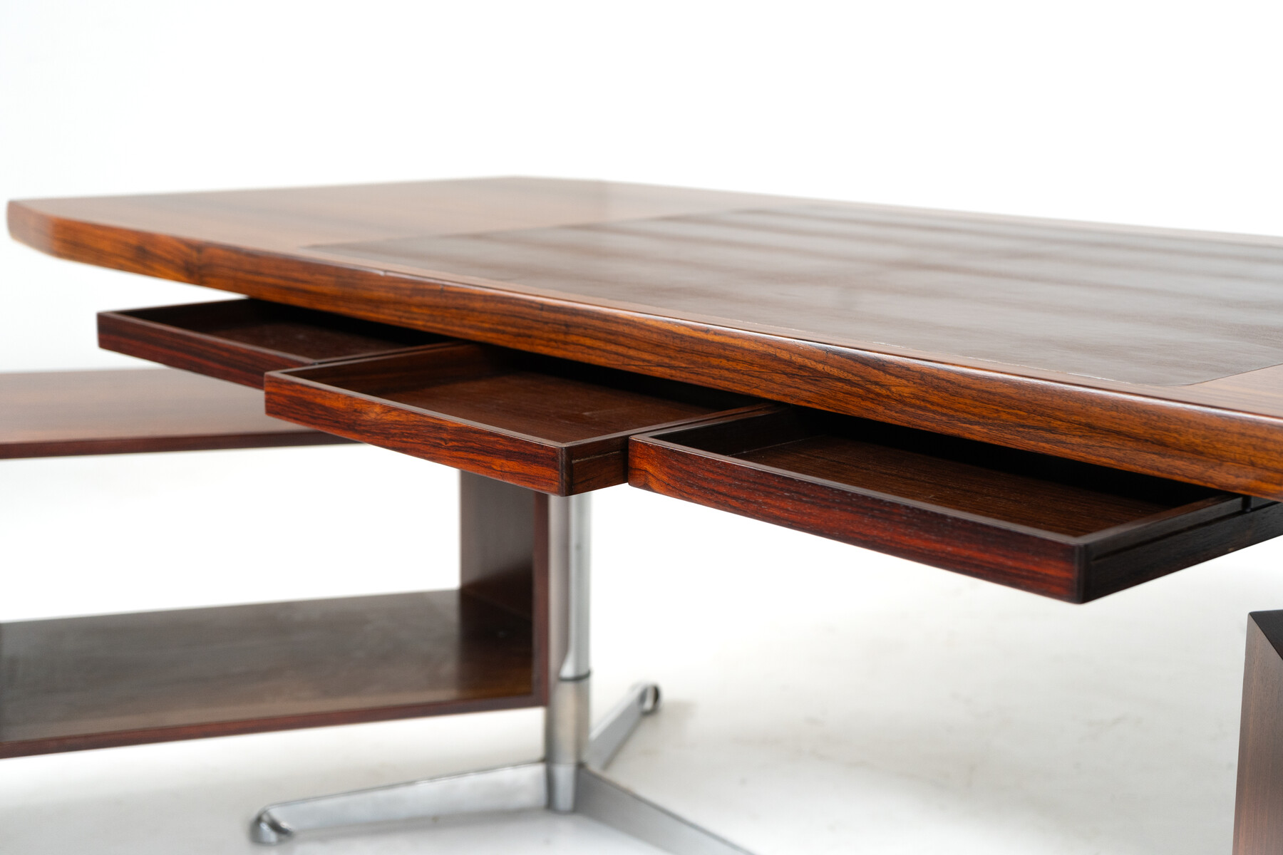 Boomerang T96 Desk by Osvaldo Borsani for Tecno, Italy, 1960s