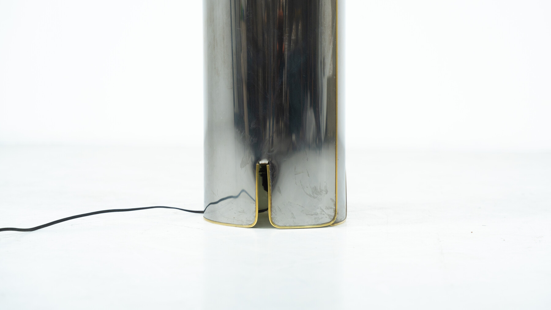 Chiara Floor Lamp  by Mario Bellini For Floss 