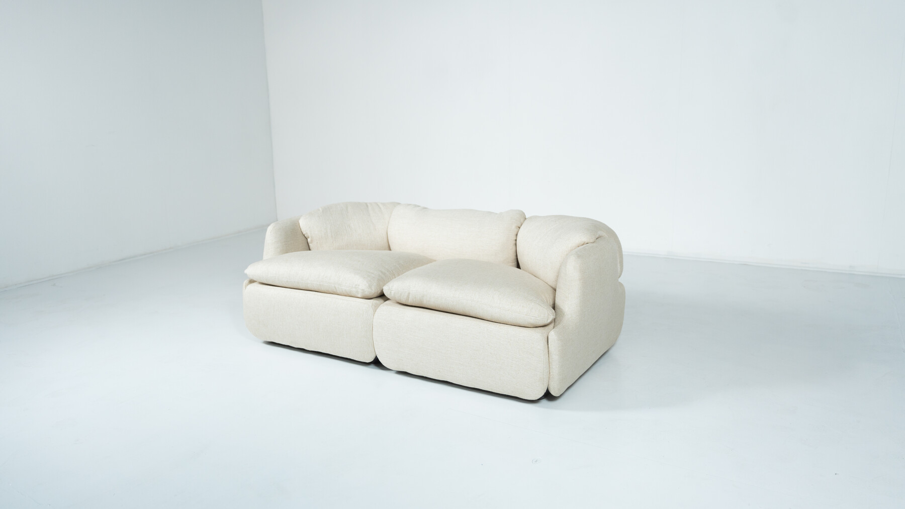 Confidential Sofa by Alberto Rosselli for Saporiti, Italy,1970s - New Beige Upholstery