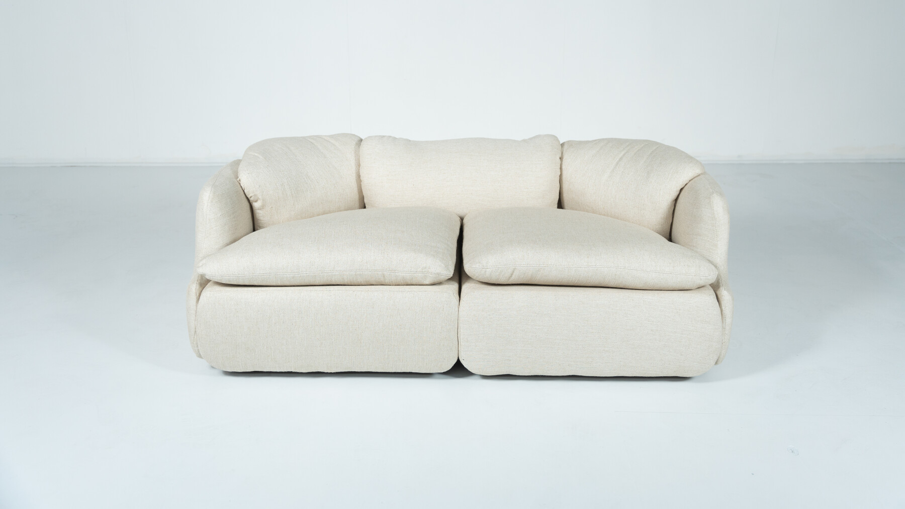 Confidential Sofa by Alberto Rosselli for Saporiti, Italy,1970s - New Beige Upholstery