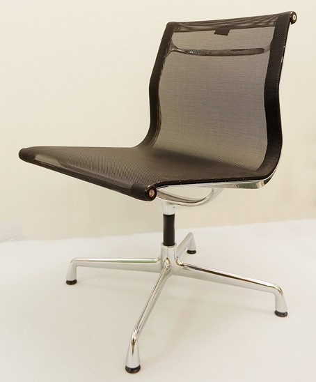 Eames Black Mesh Office Chair - Vitra