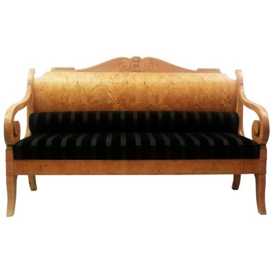 Early 19th Century Russian Biedermeier Sofa in Birchwood