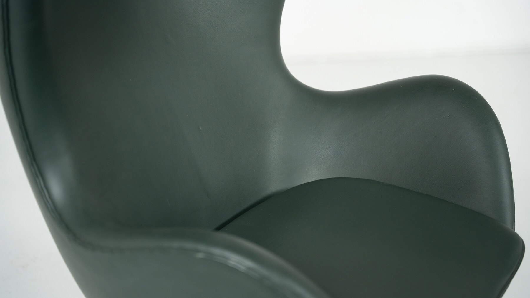 Egg Chair and Ottoman by Arne Jacobsen for Fritz Hansen, 2000s