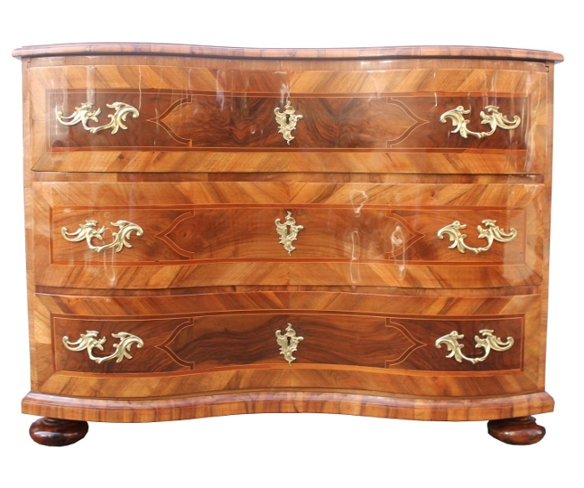 German Walnut Baroque Chest Of Drawers, C.18th
