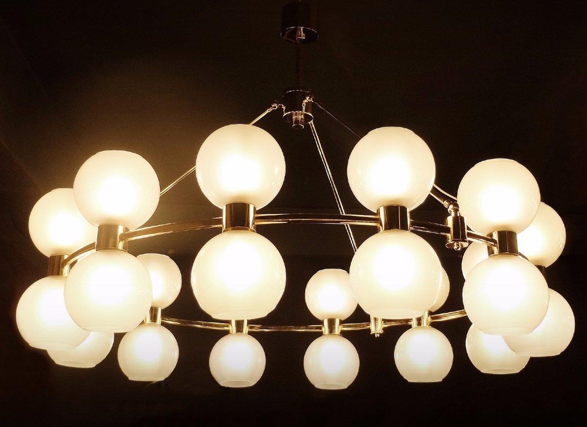 Large Italian Crown Chandelier - Brass & Opaline - italy