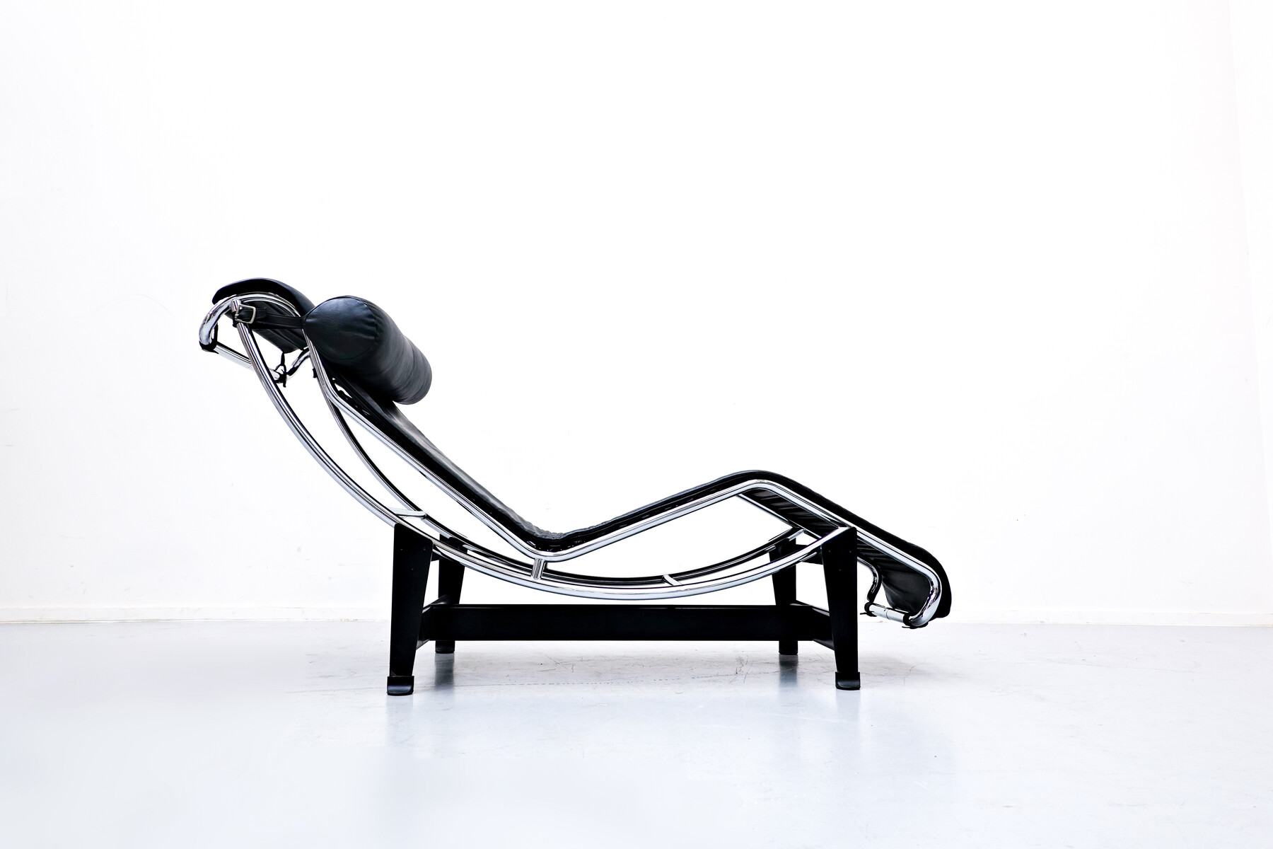 LC4 lounge chair by Le Corbusier & Charlotte Perriand for Cassina, 1960s