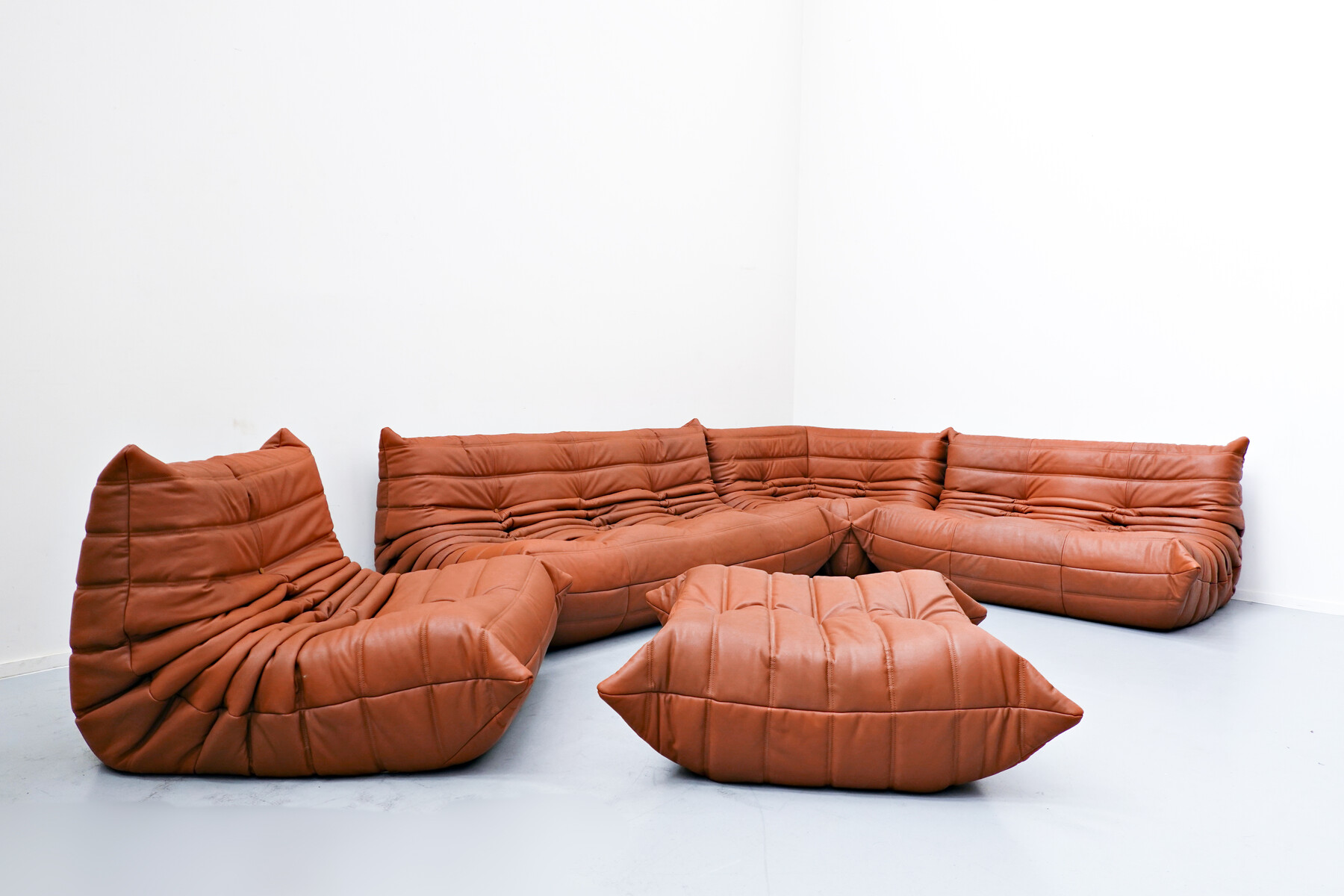 Sofas - Items by category - European ANTIQUES & DECORATIVE