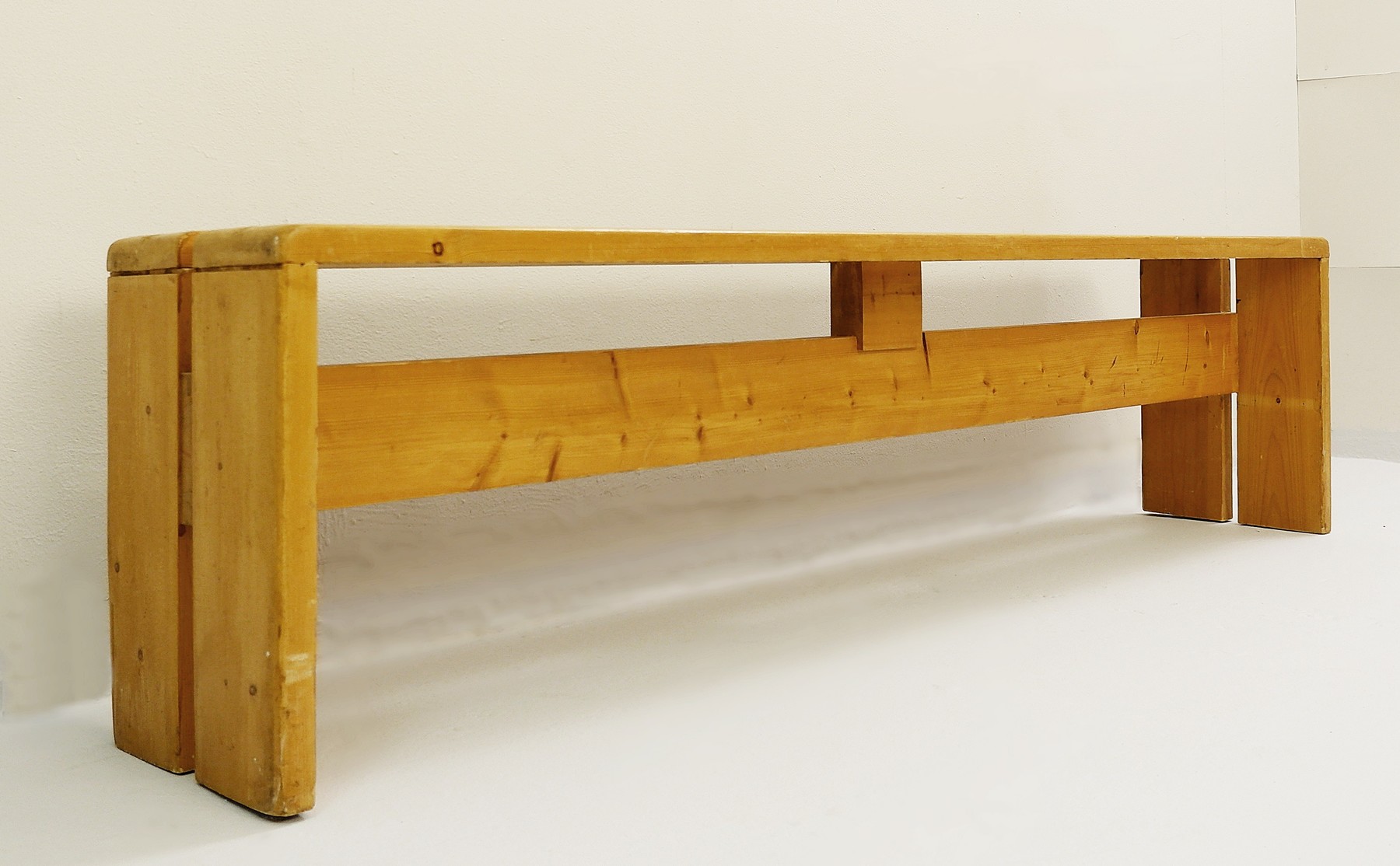 Les Arc - Pine Bench By Charlotte Perriand, 1960s - Stools / Benches - Buy  design & vintage seating online - Watteeu