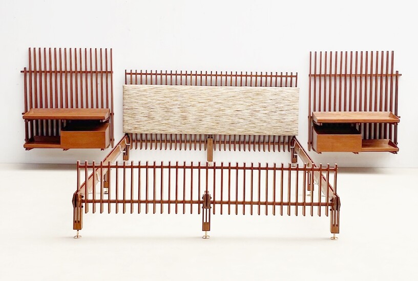 Mdi-century wooden slatted bedroom set with bed and suspended nightstands - Italy 1960s