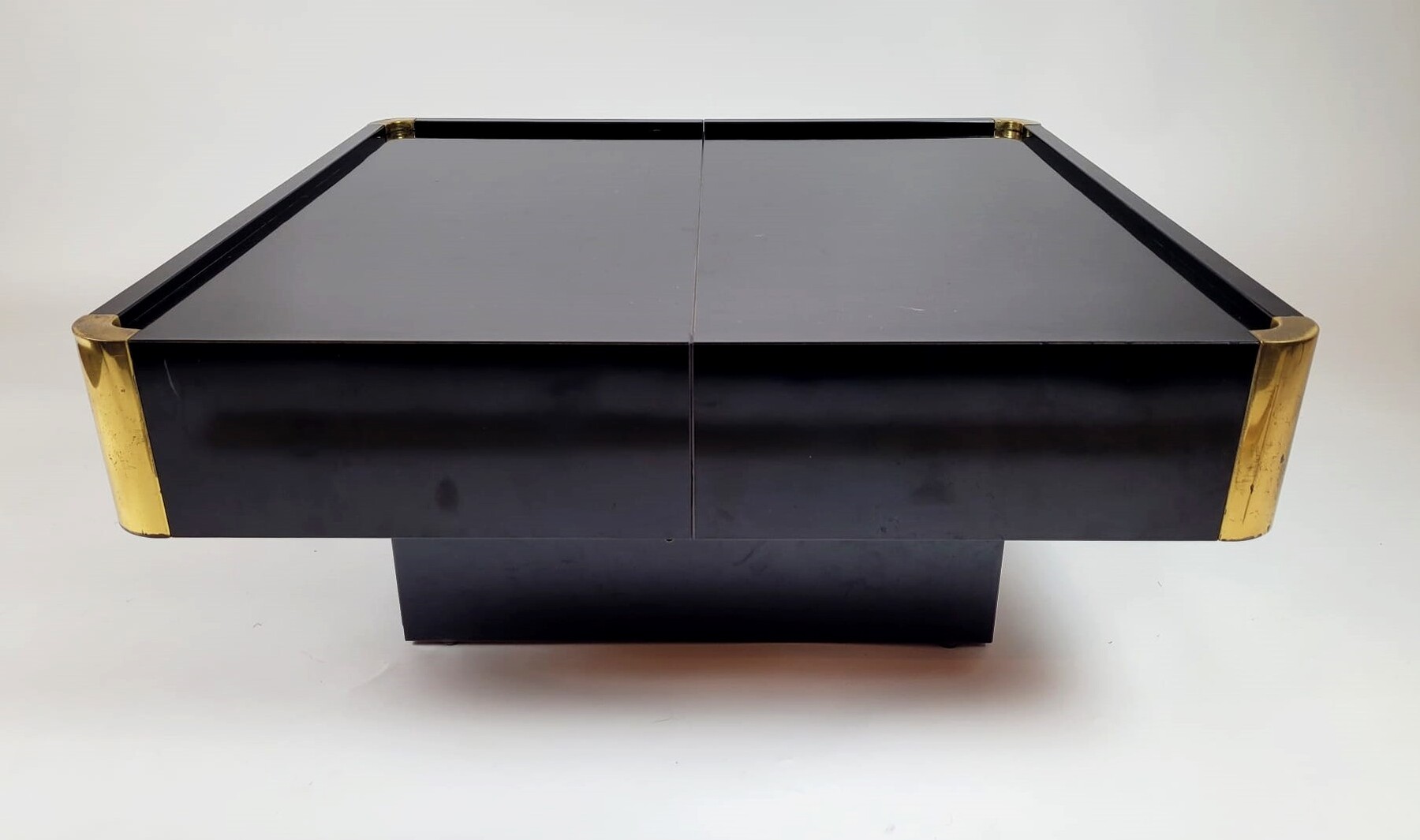 Mid-Century Coffee Table/ Bar, Lacquered Wood and Brass, 1970s