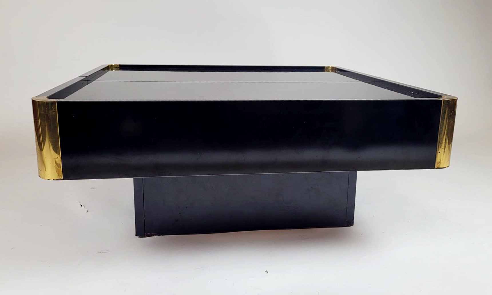 Mid-Century Coffee Table/ Bar, Lacquered Wood and Brass, 1970s