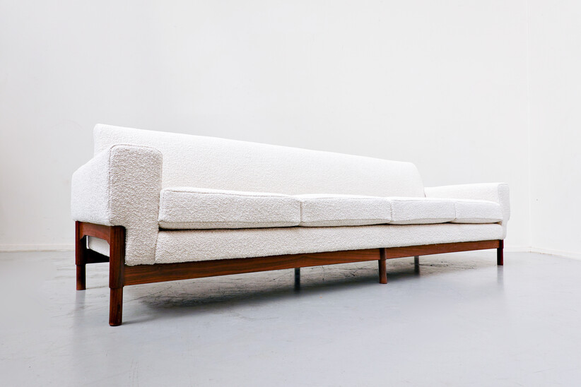 Mid-century four seater walnut sofa by Saporiti - Italy 1960s