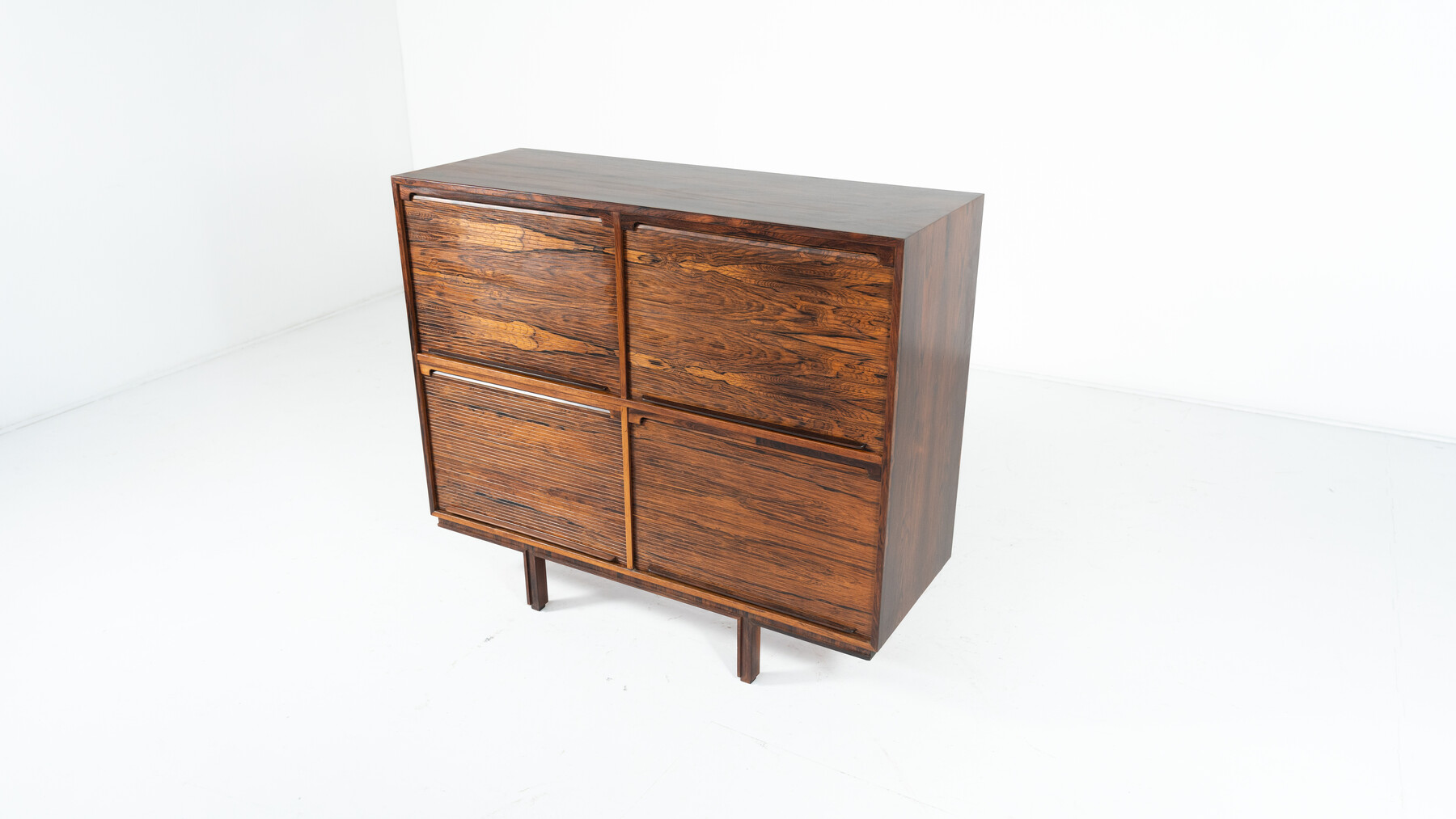 Mid-Century Highboard in the Style of Gianfranco Frattini, Italy, 1960s