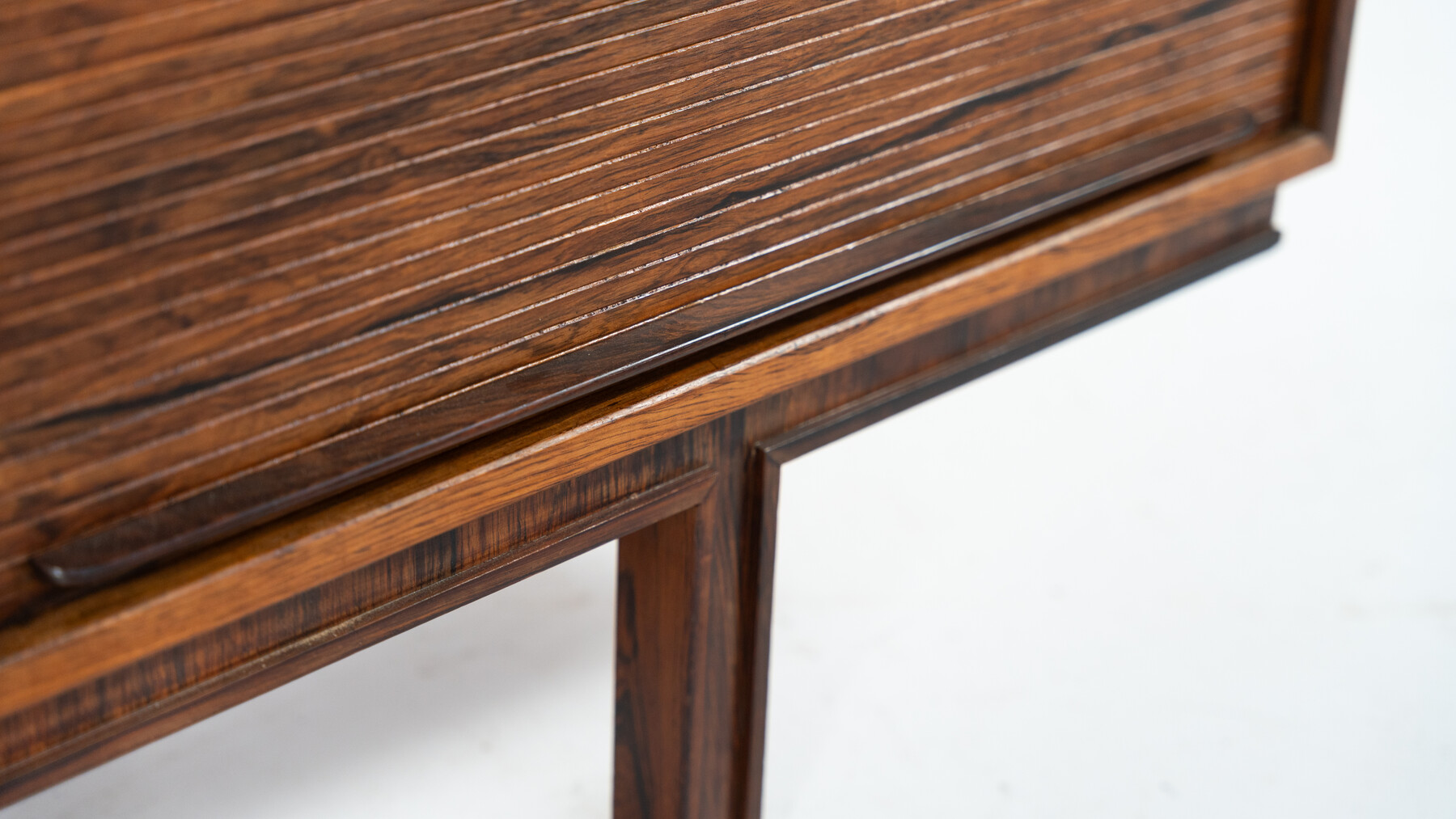 Mid-Century Highboard in the Style of Gianfranco Frattini, Italy, 1960s