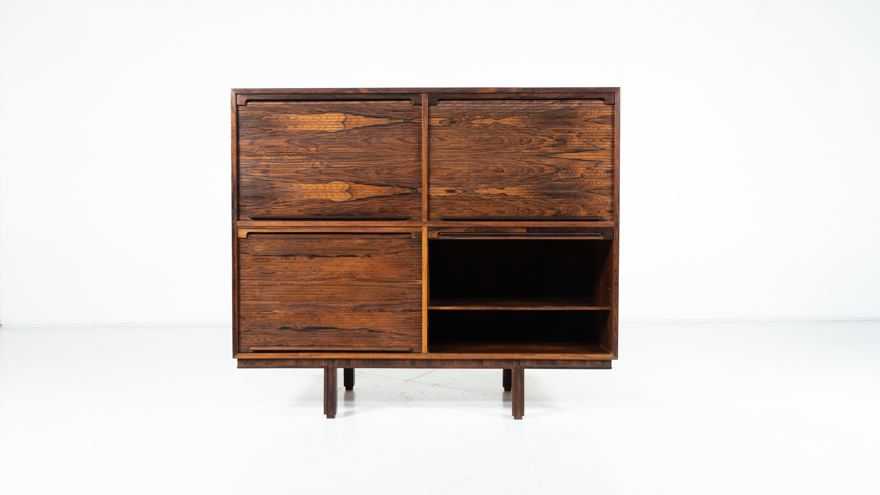 Mid-Century Highboard in the Style of Gianfranco Frattini, Italy, 1960s