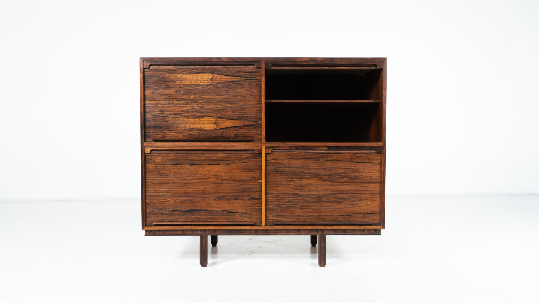 Mid-Century Highboard in the Style of Gianfranco Frattini, Italy, 1960s