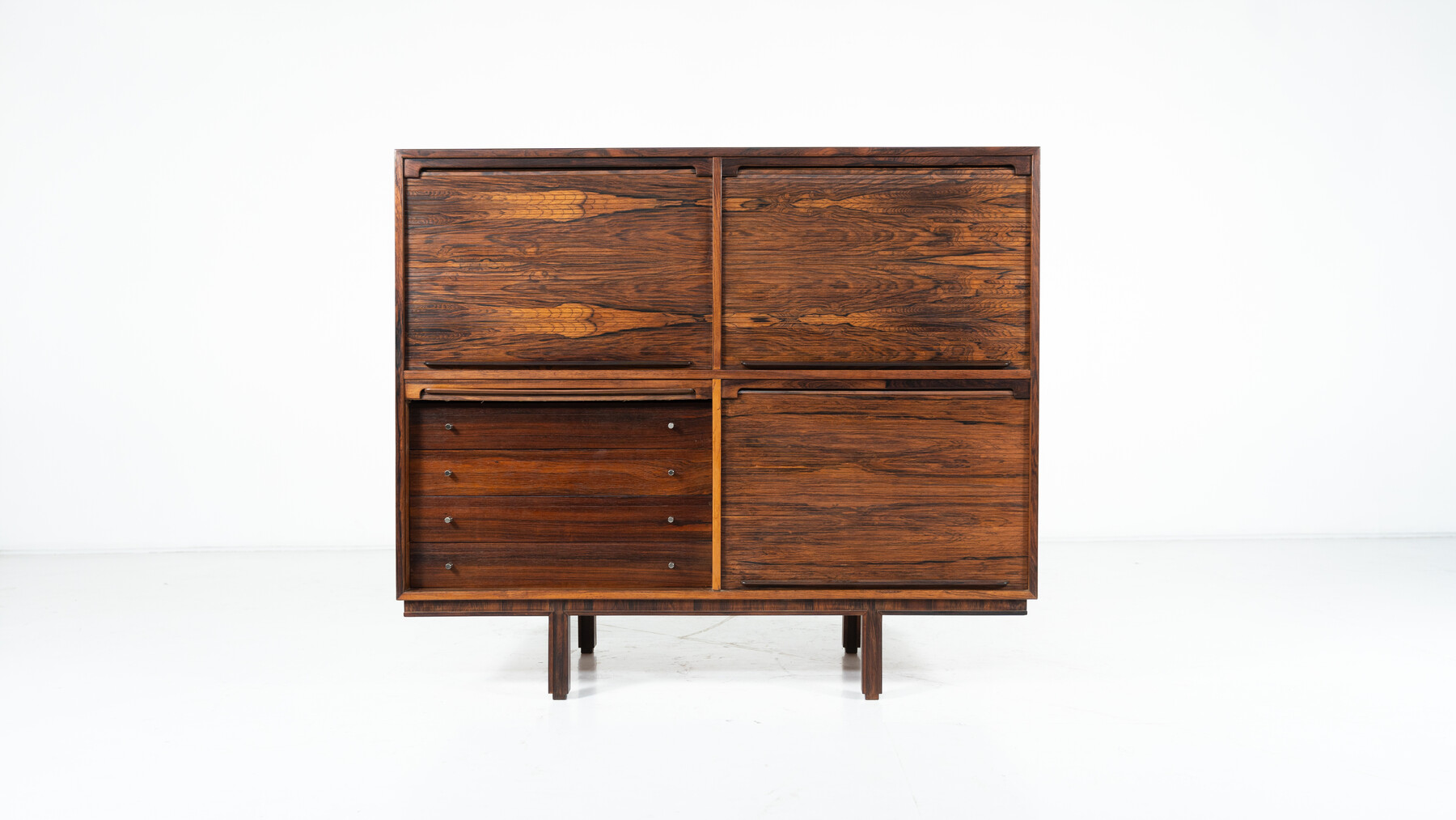 Mid-Century Highboard in the Style of Gianfranco Frattini, Italy, 1960s