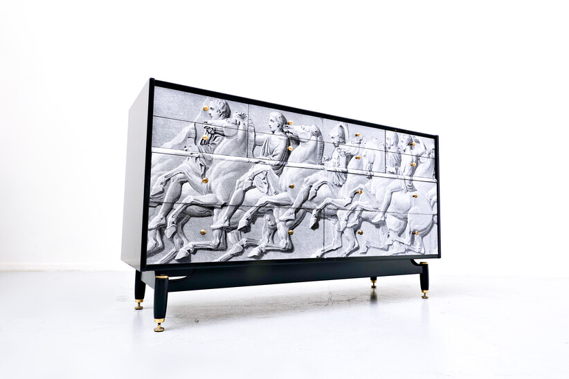 Mid-century Italian Neo classical scene chest of drawers