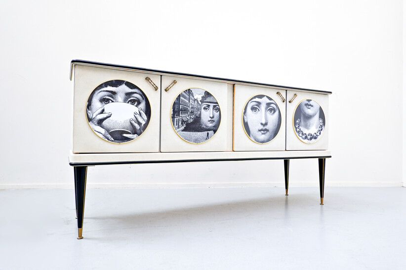 Mid-century Italian sideboard with 4 medallions
