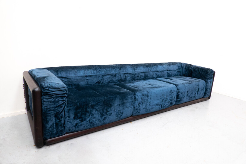 Mid-Century Large Blue Velvet Cornaro Sofa by Carlo Scarpa for S.Gavina, Italy, 1970s