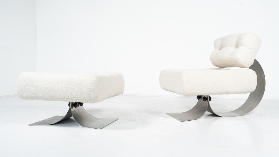 Mid-Century Lounge Chair and Ottoman Model 'Alta' by Oscar Niemeyer for Mobilier International - New Upholstery