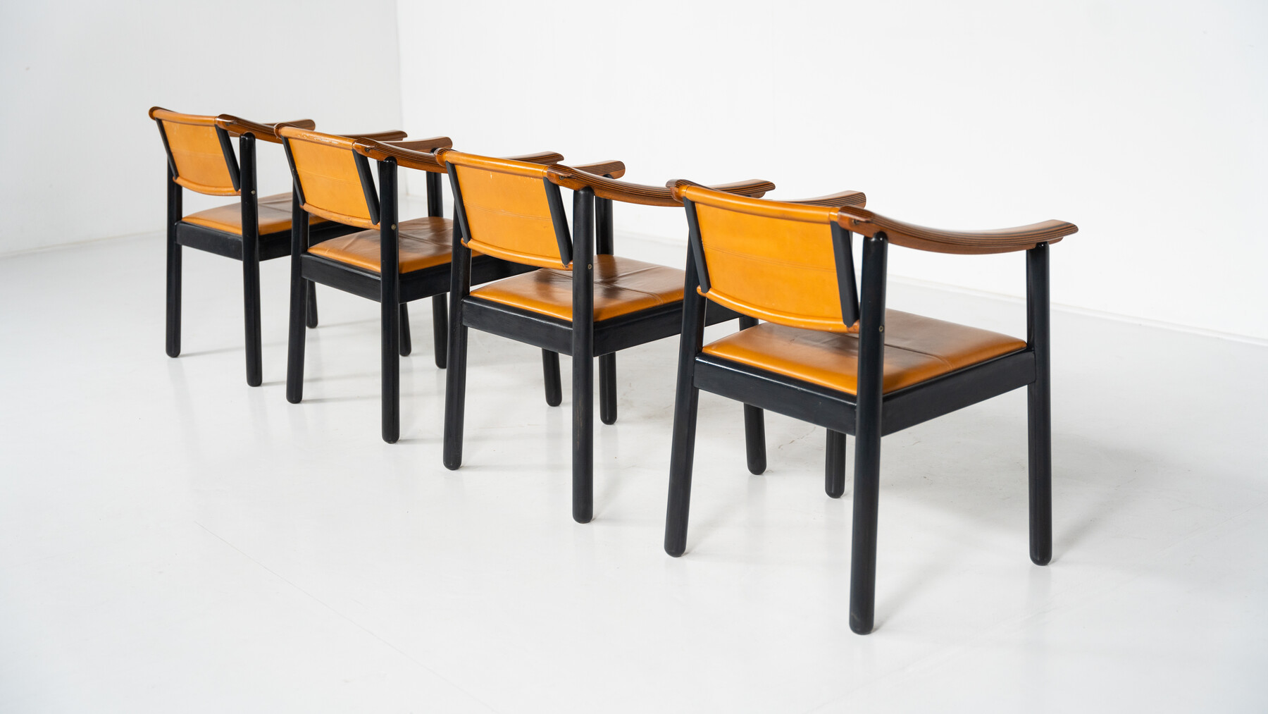 Mid-Century Modern 4 Armchairs in the style of Scarpa, Wood and Leather, Italy, 1960s