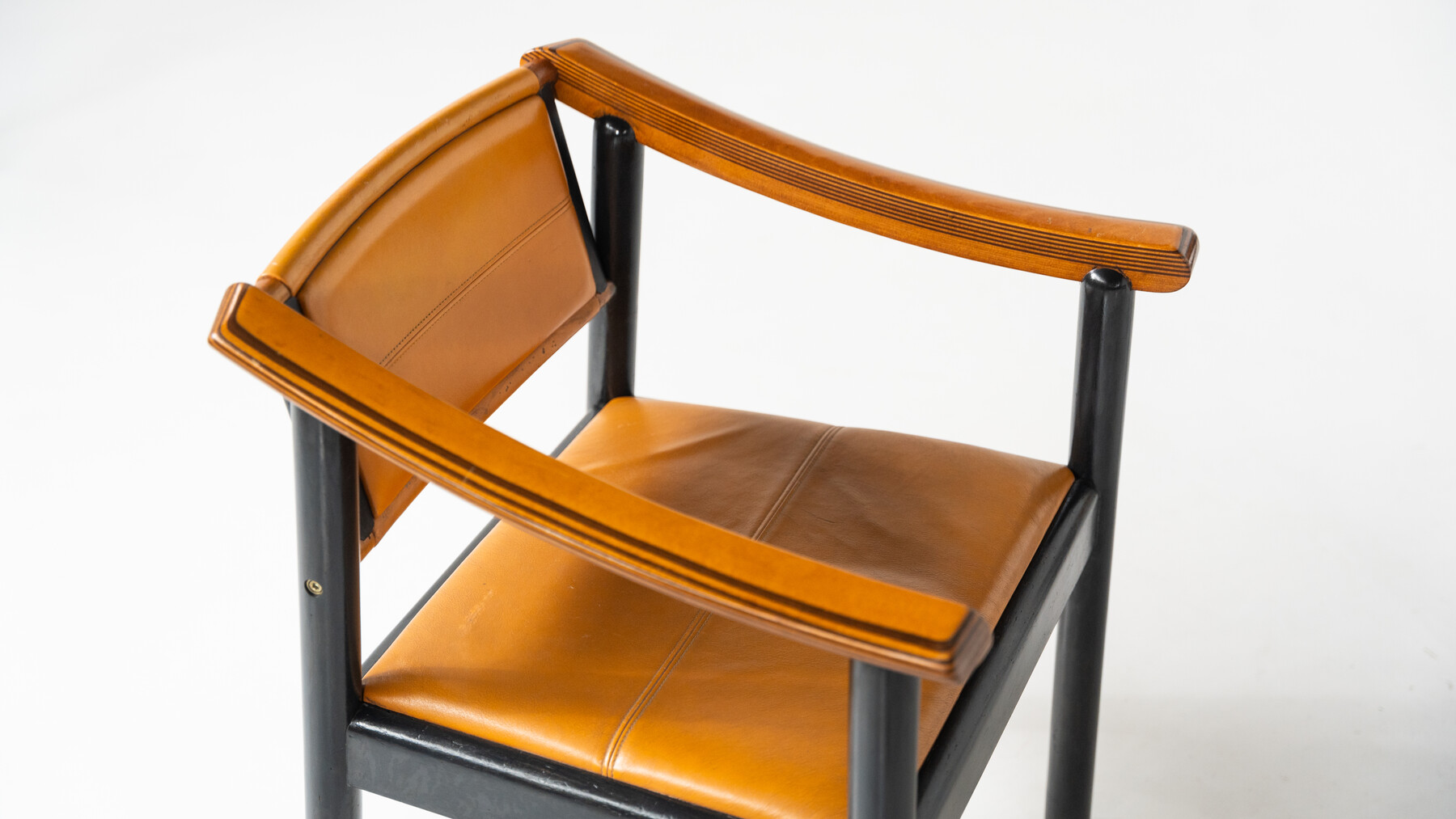 Mid-Century Modern 4 Armchairs in the style of Scarpa, Wood and Leather, Italy, 1960s