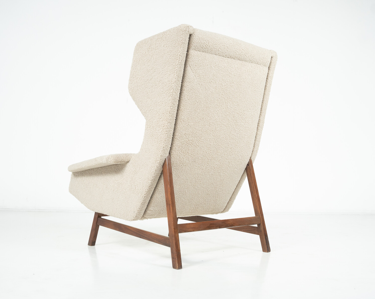 Mid-Century Modern Armchair 877 by Gianfranco Frattini for Cassina, New Beige Upholstery