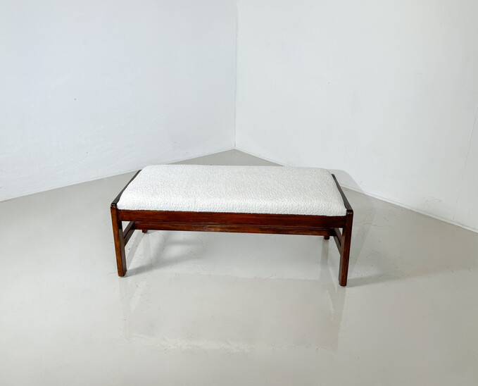 Mid-Century Modern Bench, Wood and White Boucle Fabric, Italy, 1960s