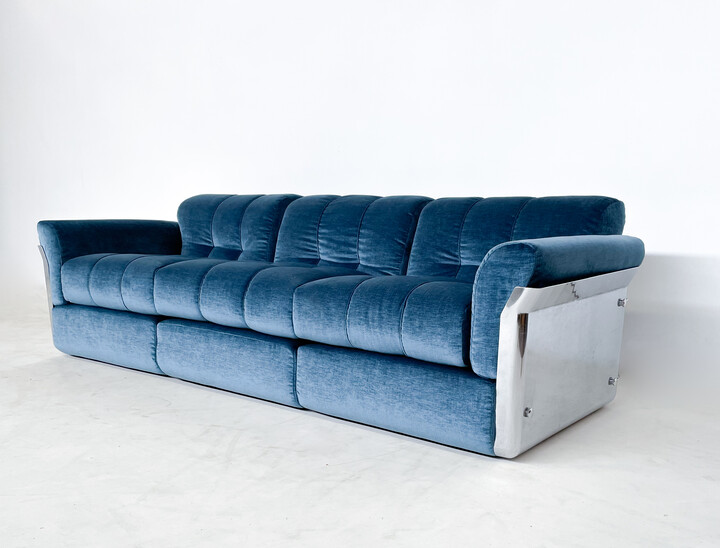 Mid-Century Modern Blue Velvet Sofa by Vittorio Introini for Saporiti, Italy, 1960s