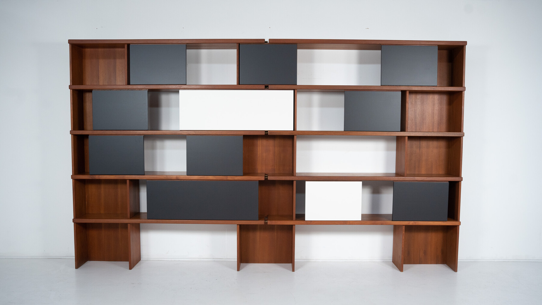 Mid-Century Modern Bookcase by Ilmari Tapiovaara, La Permanente Mobili Cantu, 1950s