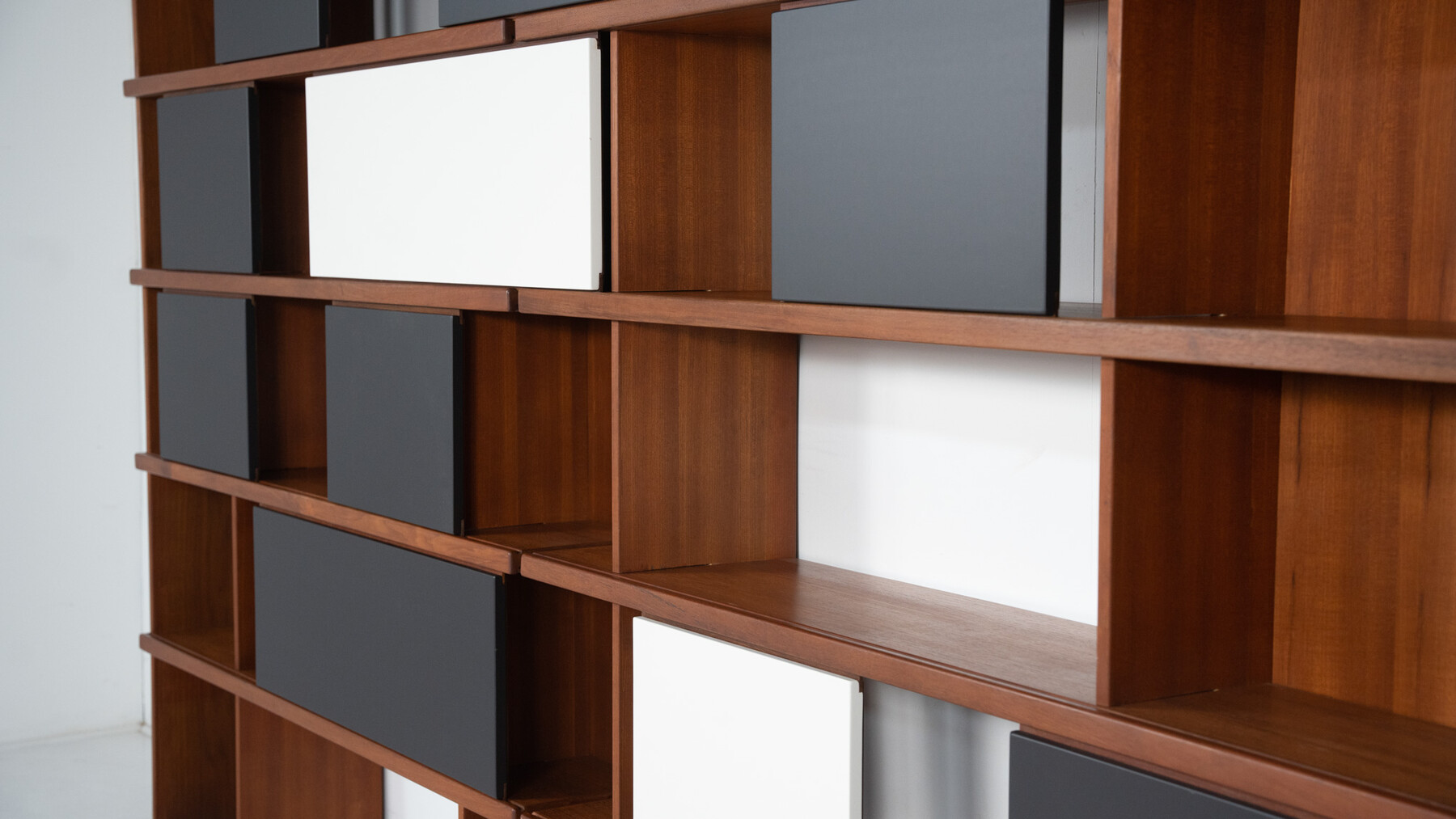 Mid-Century Modern Bookcase by Ilmari Tapiovaara, La Permanente Mobili Cantu, 1950s