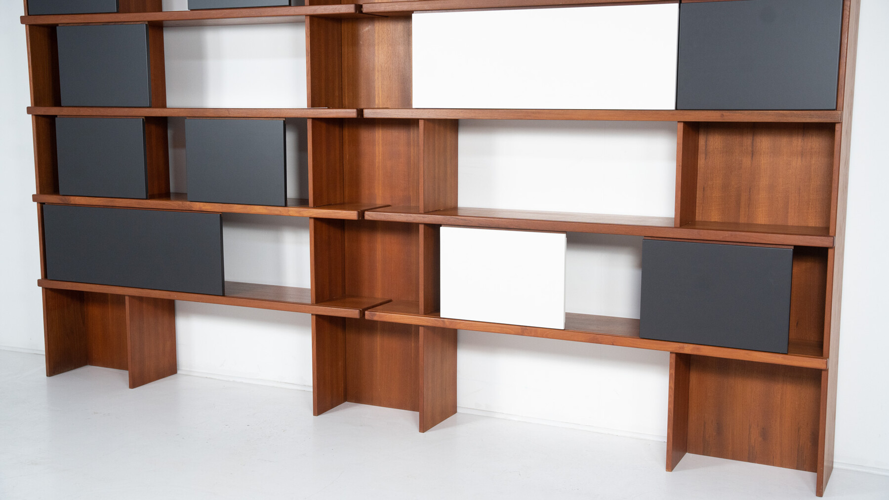 Mid-Century Modern Bookcase by Ilmari Tapiovaara, La Permanente Mobili Cantu, 1950s