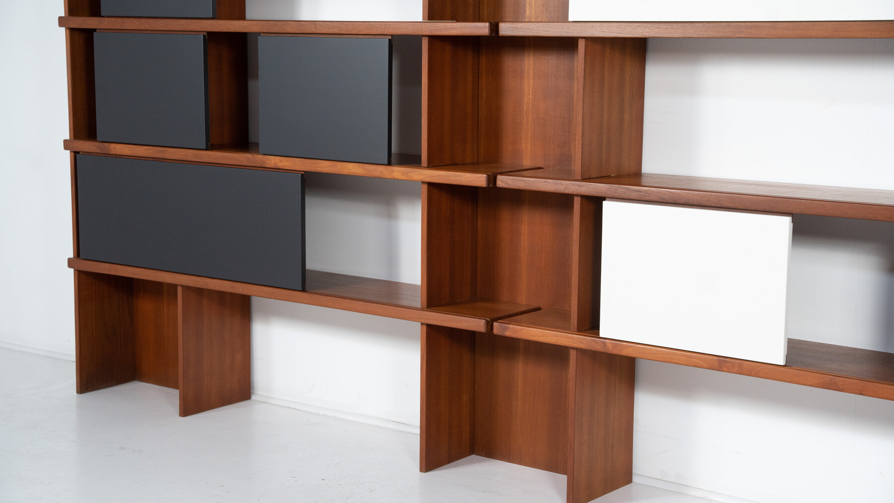 Mid-Century Modern Bookcase by Ilmari Tapiovaara, La Permanente Mobili Cantu, 1950s