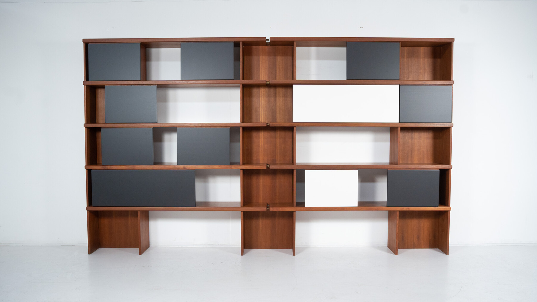 Mid-Century Modern Bookcase by Ilmari Tapiovaara, La Permanente Mobili Cantu, 1950s