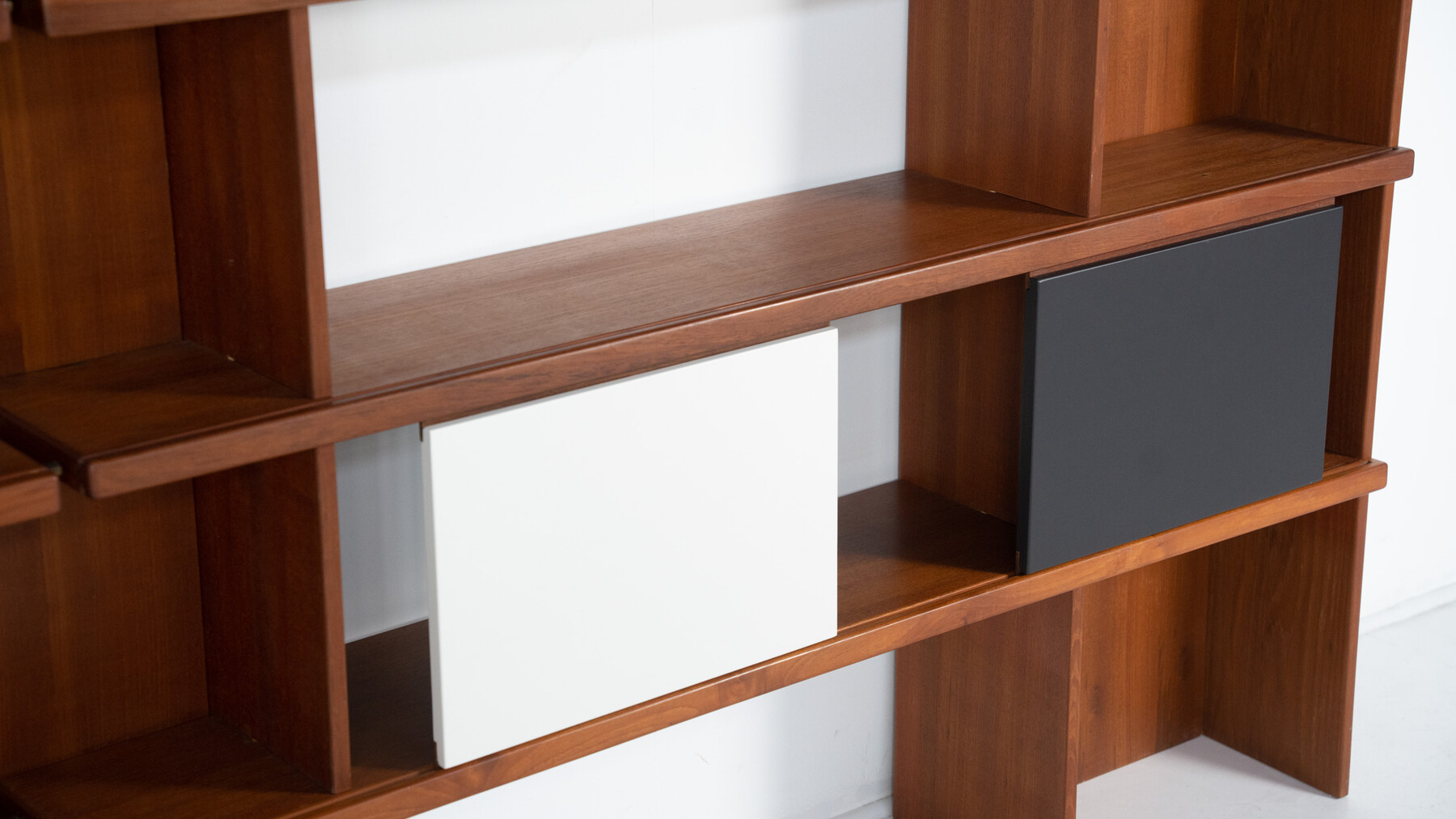 Mid-Century Modern Bookcase by Ilmari Tapiovaara, La Permanente Mobili Cantu, 1950s