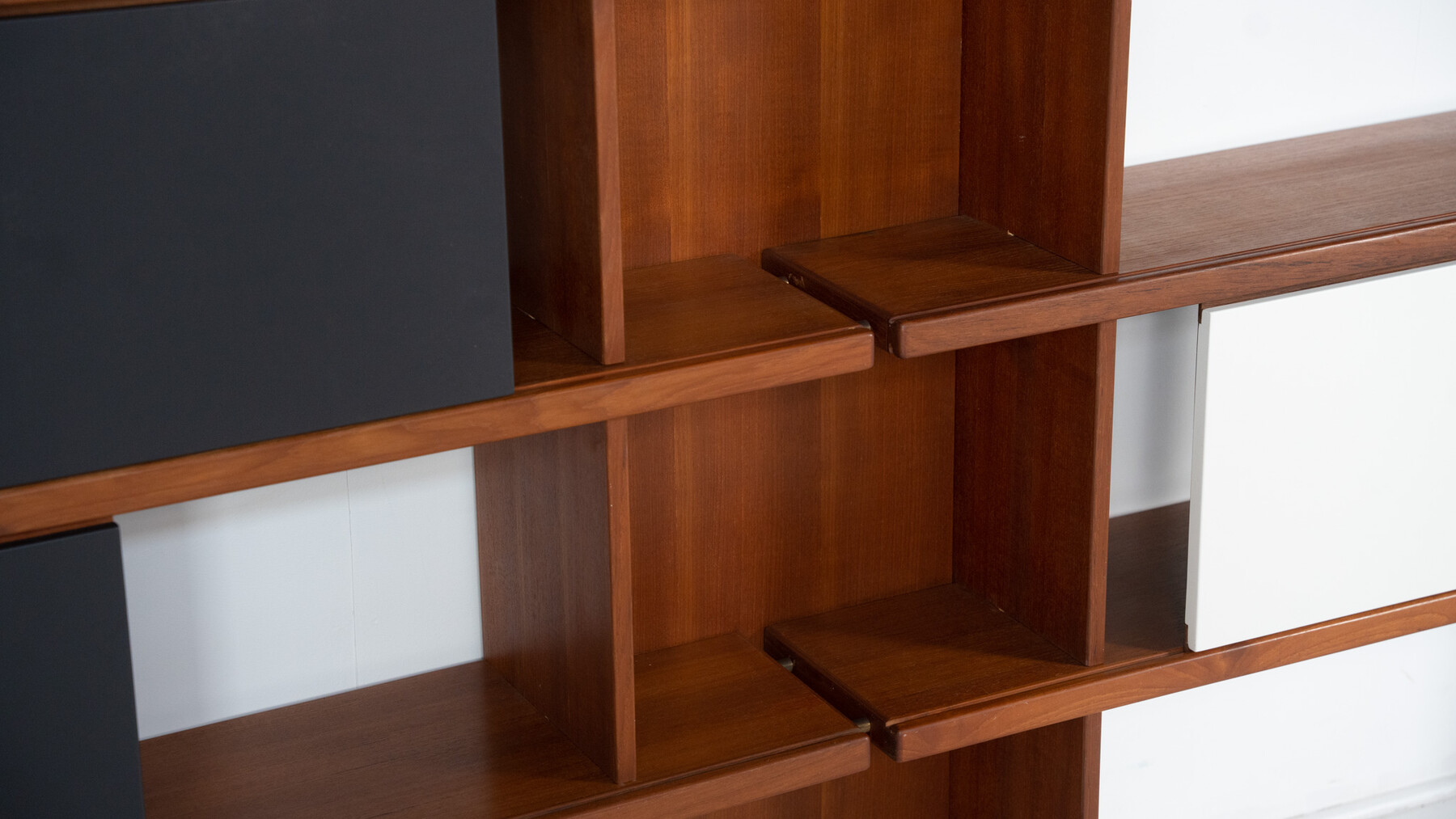 Mid-Century Modern Bookcase by Ilmari Tapiovaara, La Permanente Mobili Cantu, 1950s