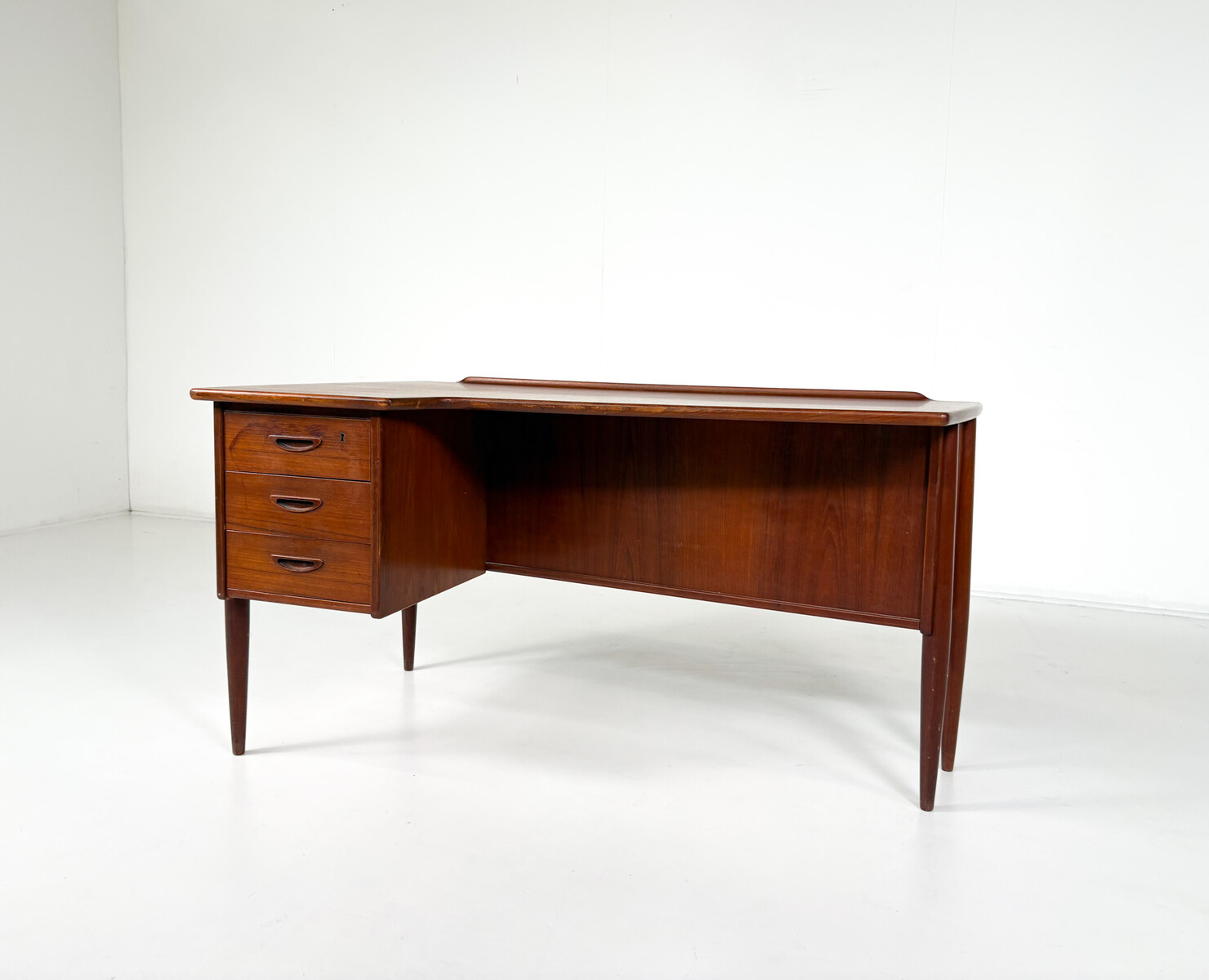 Mid-Century Modern Boomerang Desk A10 by Göran Strand for Lelangs Möbelfabrik, 1960s