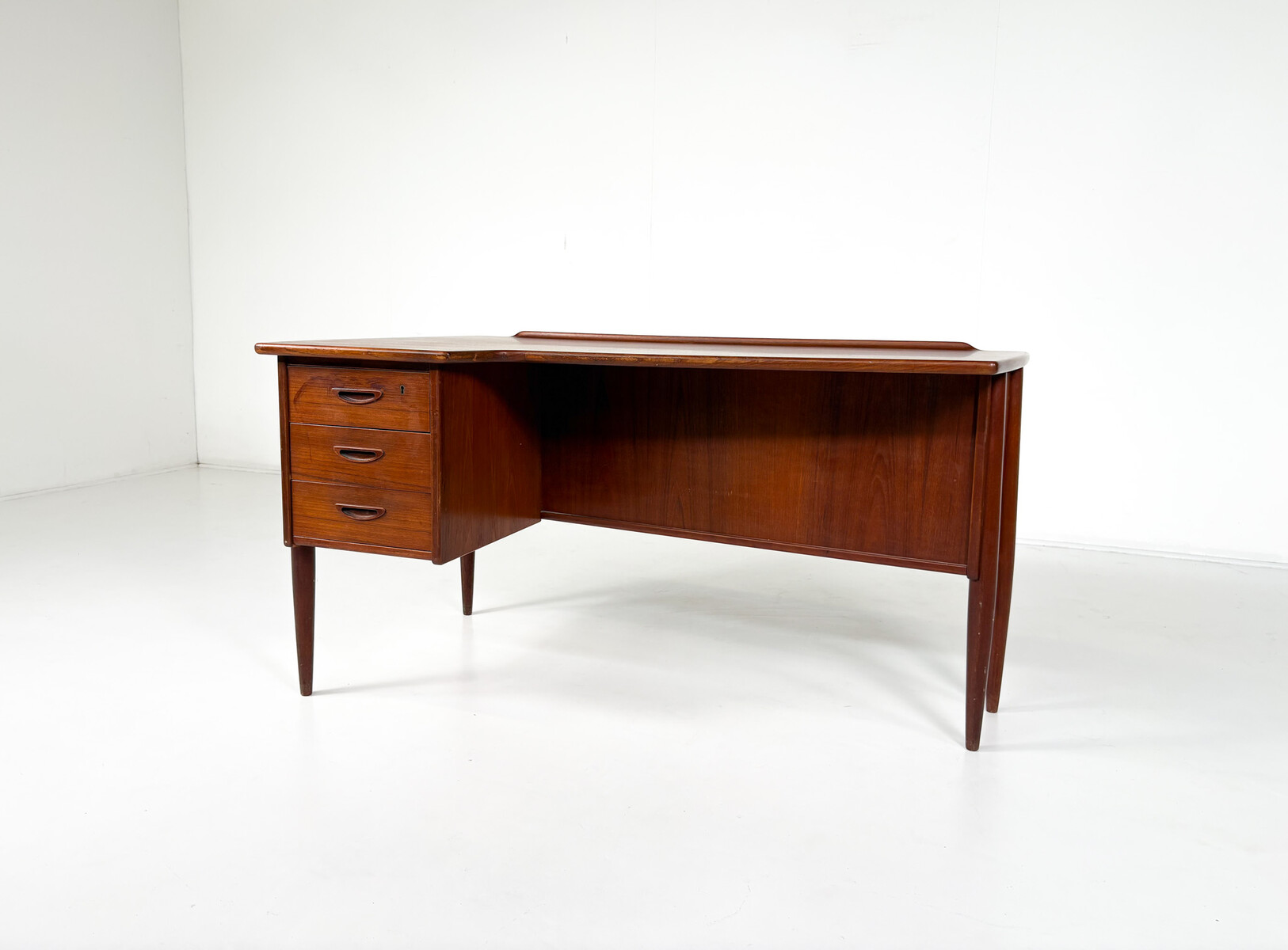 Mid-Century Modern Boomerang Desk A10 by Göran Strand for Lelangs Möbelfabrik, 1960s