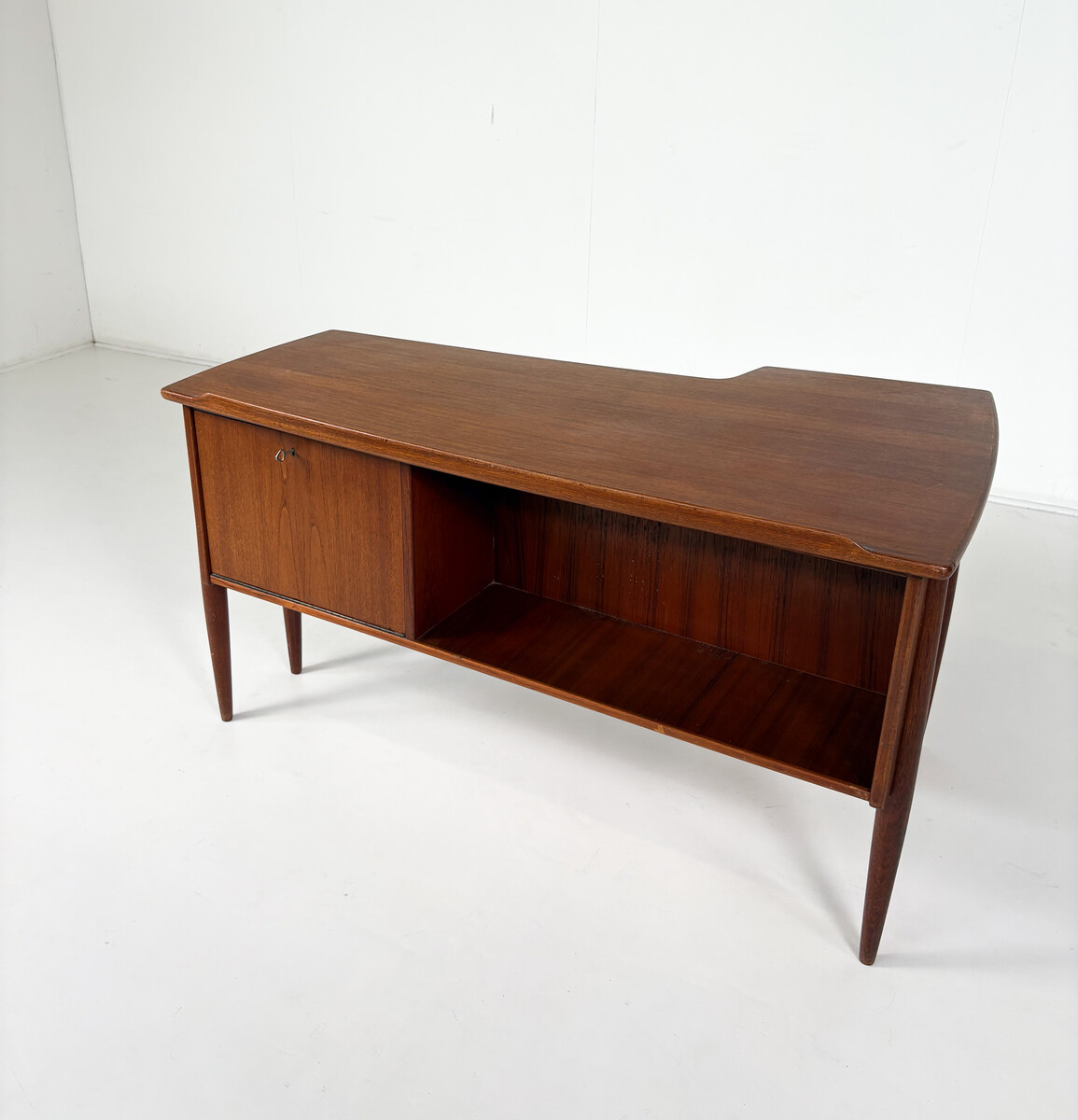 Mid-Century Modern Boomerang Desk A10 by Göran Strand for Lelangs Möbelfabrik, 1960s