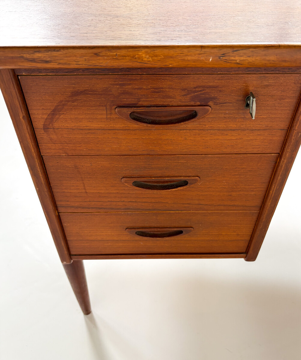 Mid-Century Modern Boomerang Desk A10 by Göran Strand for Lelangs Möbelfabrik, 1960s