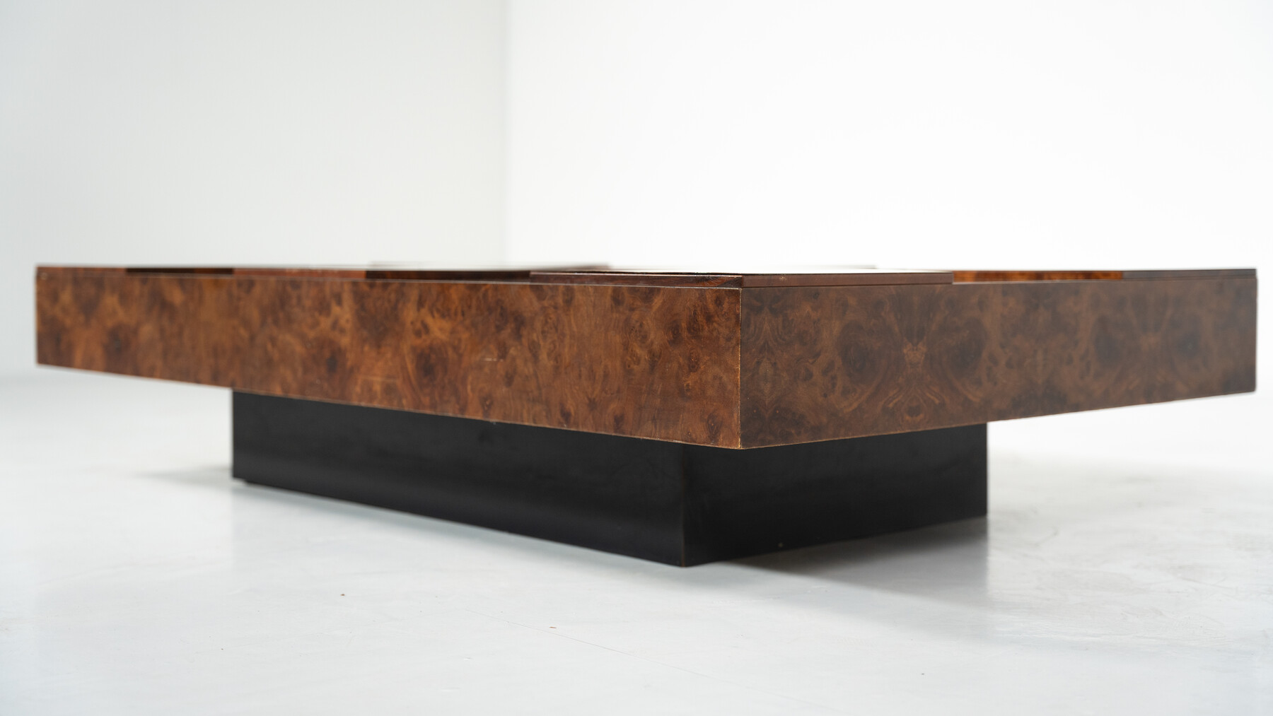 Mid-Century Modern Coffee Table, Brass and Burl Wood, Italy, 1970s