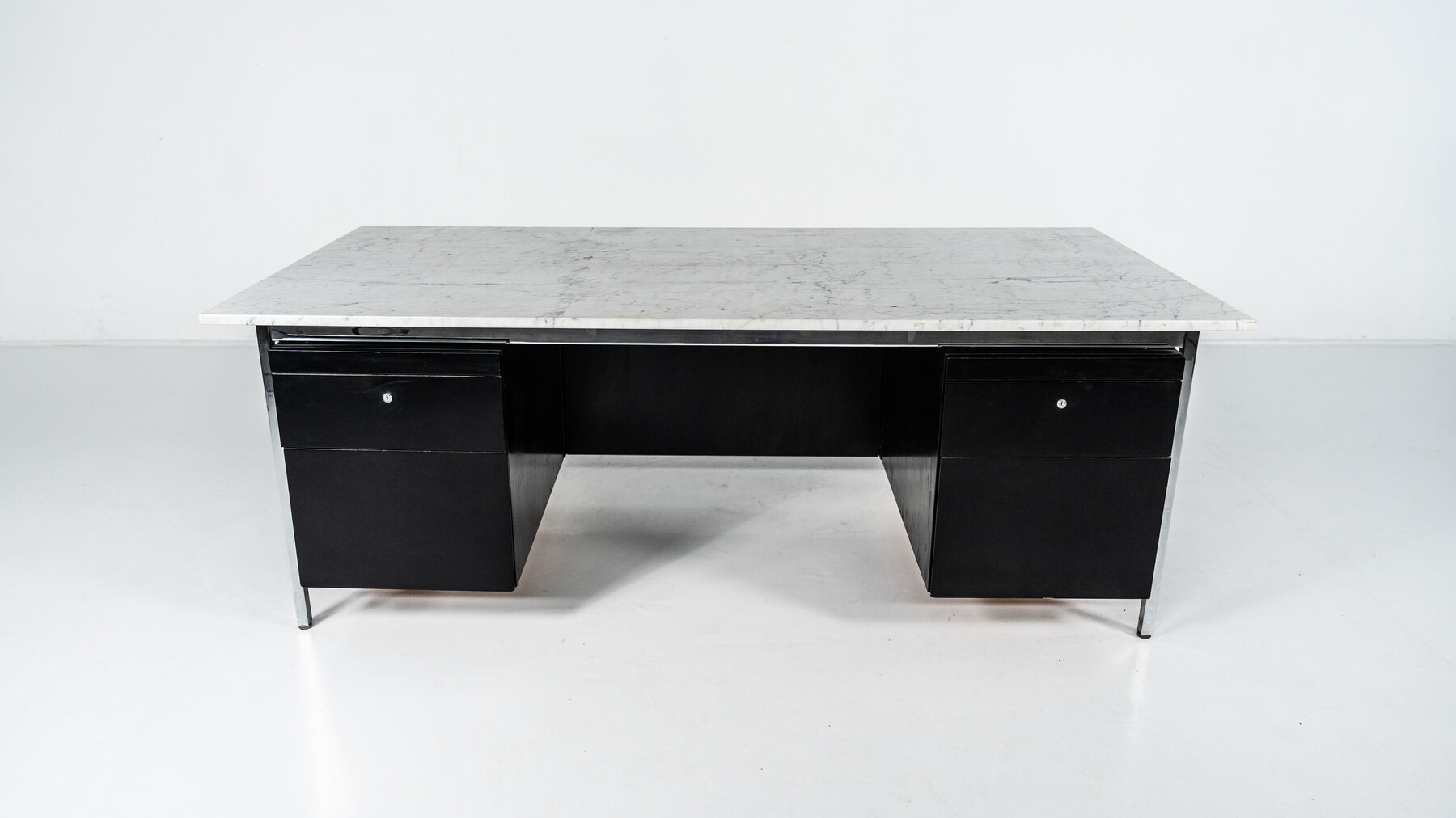 Mid-Century Modern Desk by Florence Knoll for Knoll international