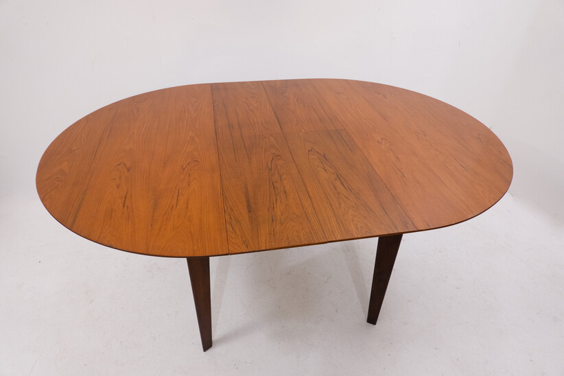 Mid-Century Modern Extending Dining Table by Vittorio Dassi, Teak, Italy, 1950s