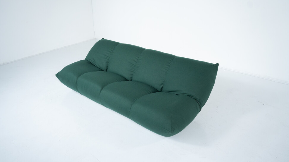 Mid-Century Modern Green Papillon Sofa by Giovannetti, Italy, 1970s