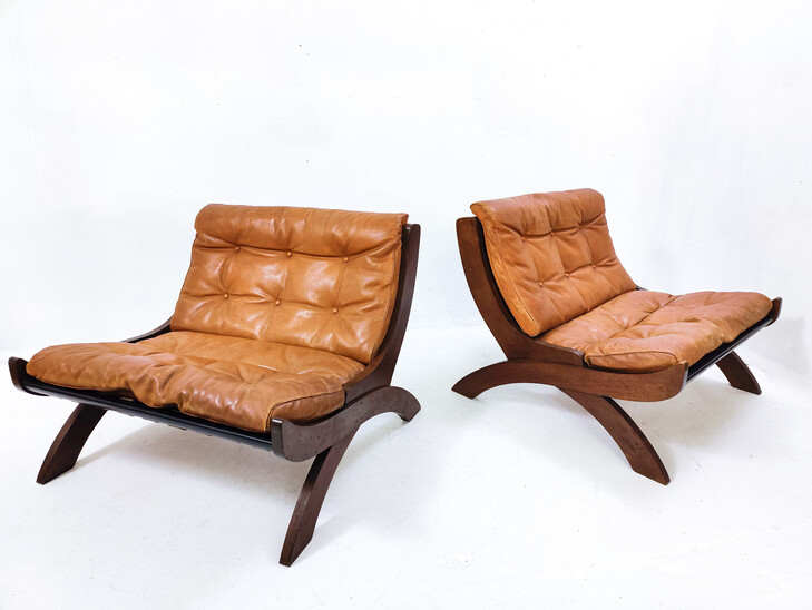 Mid-Century Modern Italian Cognac Leather Armchairs, 1960s